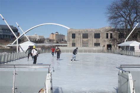 ice skating rink des moines